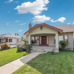 Charming Downtown Retreat with free parking