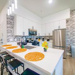 Stylish and Modern 2 - Bedroom apt minutes from NYC!