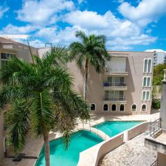 Ocean Bliss: Balcony & Pools & Peloton Bike!
