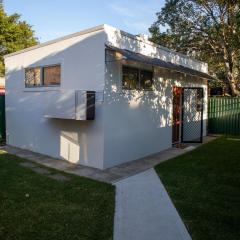 Relaxing Guest Home Near Airport