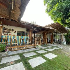 Lunazul Guesthouse