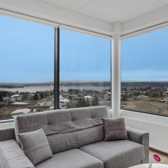 Blue Mountain Apartments by Heimaleiga