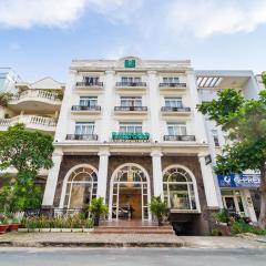 Collection O Emerald Luxury Apartment - Near SECC