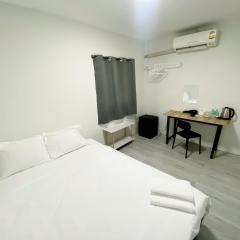 GO INN Siriraj Wang Lang