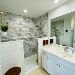 Breathtaking Views at Seaspray - Oceanfront accomodations