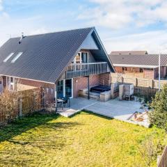 12 person holiday home in Thyborøn-By Traum