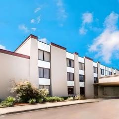 Clarion Hotel & Conference Center Lansing West