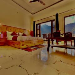 Hotel The SSB - Property of the Year ! Luxury Balcony Rooms ! Mountain View ! Rooftop Cafe ! Big Parking !
