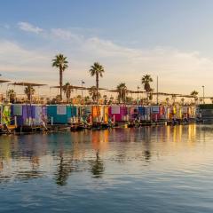 Boat Haus - Casas Flotantes frente a Gibraltar