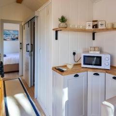 The Gatwick Cabin With Airport Parking Available