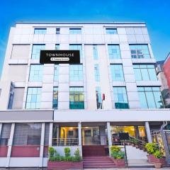 Super Townhouse JLN Marg formerly Ritz Residency