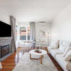 Bentleigh East House by Ready Set Host