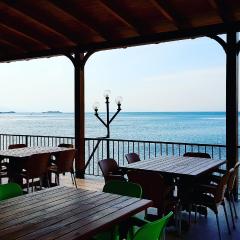 ROOMS fronte lago