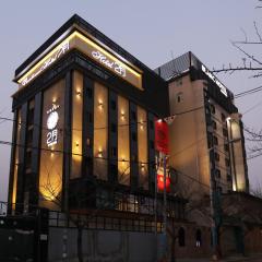 Busan February Hotel New Building