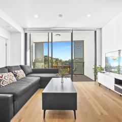 Castle Hill Modern 2BR Apartment
