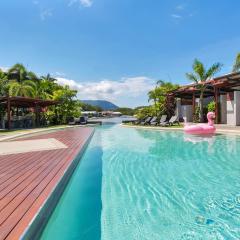 Blue Lagoon Resort Lakeside Apartment