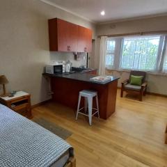'The Cape Robin' studio apartment