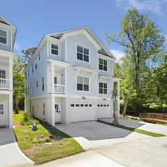 Brand New LUX Townhome-Mins to Beaches, Game Room!