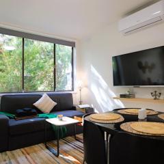 Cozy Hommee In Between CBD & Airport - Free Parking & Self Check-In