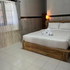 D nux House