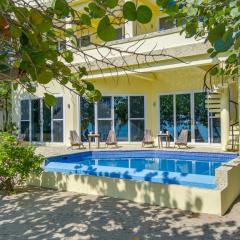 Beachfront Villa Pool Sleeps 7 Grand Lounge