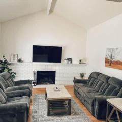 Delightful 4BR Home Nr Downtown Reno w Fireplace