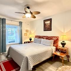 Adorable 2-bedroom unit with jacuzzi beside falls