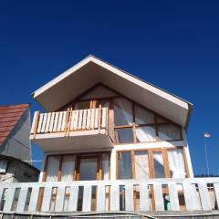 F2 Homestay