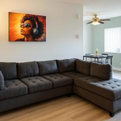 Redondo Huge 1Bedroom,3 Queens, close to Beach Sleeps 7