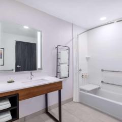 La Quinta by Wyndham Chelsea Birmingham