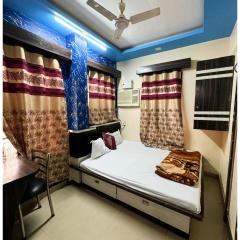 HOTEL LUXUARY H M INTERNATIONAL Near Ganga River and Shree Kashi Vishwanath Temple - Fully Air Conditioning Room - Best Hotel