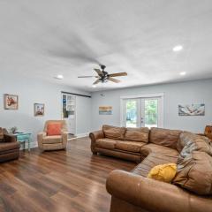 Peaceful Fairhope Retreat-Large home on 1 acre lot