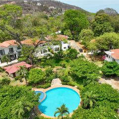 Cozy home near the beach in Playa Hermosa