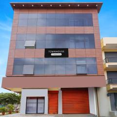 Super Townhouse Bidadi Formerly Royal Garuda