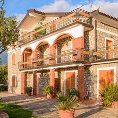 Gorgeous Apartment In Ascea With Wifi