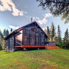 Family cottage with SPA and lake - 25 mins from Qc