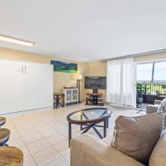 Amazing Beachfront Condo by Pool