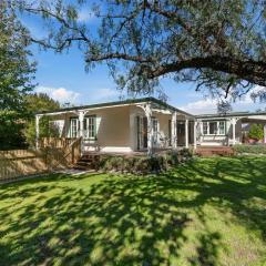 Greytown Park Villa - Wairarapa Holiday Home