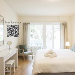 Modern appt opposite theatre, 7 min walk to Messe