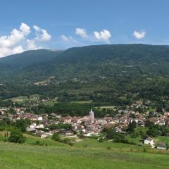 Au pied des Alpes