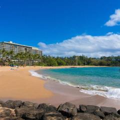 Beachfront Bungalow Walk to Ocean & Restaurants