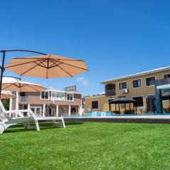 Adonai Luxe Apartment