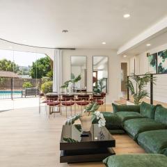 Modern pool home 13 mi from Disney sleeps 12