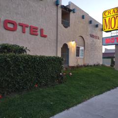 Crzy 8 Motel