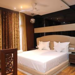 The Royal Suites