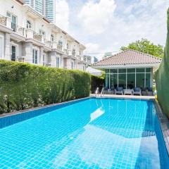 INHOME The Grand Bless Sukhumvit 16