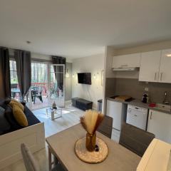 Appartement Spacieux rénové et piscine chauffée 1Chambre 4 personnes - Lacanau - piscine - Vue sur le golf