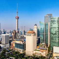 Pudong Shangri-La Shanghai - With a sweeping view of the Pearl Tower and the historic Bund skyline