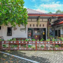 RedDoorz at Sakinah Family Tulungagung