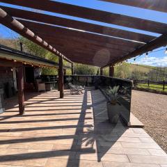 Tanyard Barn - Luxury Hot Tub & Secure Dog Field Included